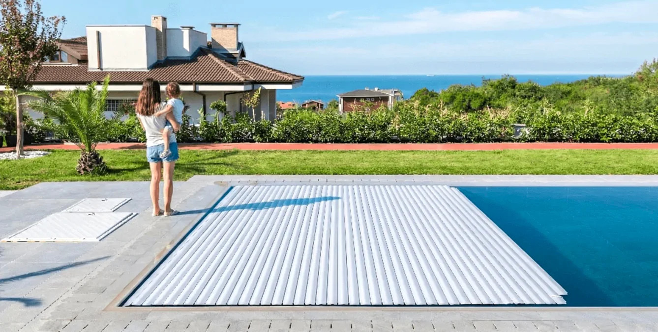 Dalgıç Tipi Havuz Panjuru